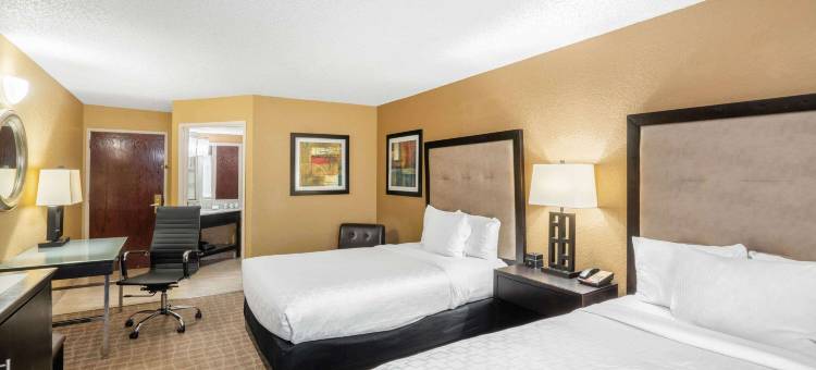 温泉城拉昆塔温德姆套房酒店(La Quinta Inn & Suites by Wyndham Hot Springs)图片