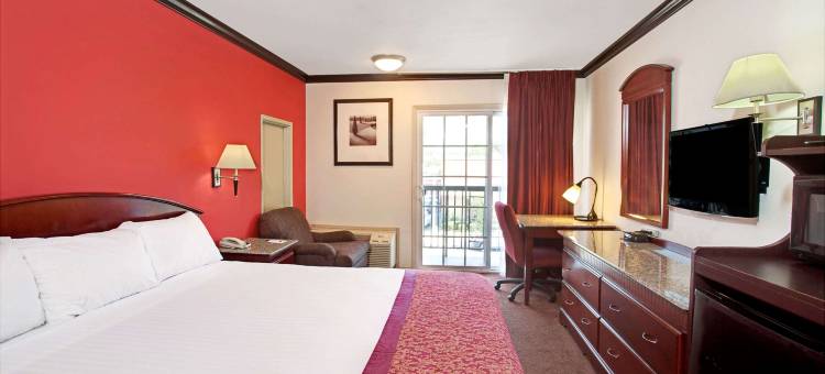 帕萨迪纳华美达酒店(Ramada by Wyndham Pasadena)图片