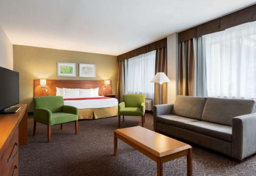 Ramada Plaza by Wyndham MontrealHotel Overview