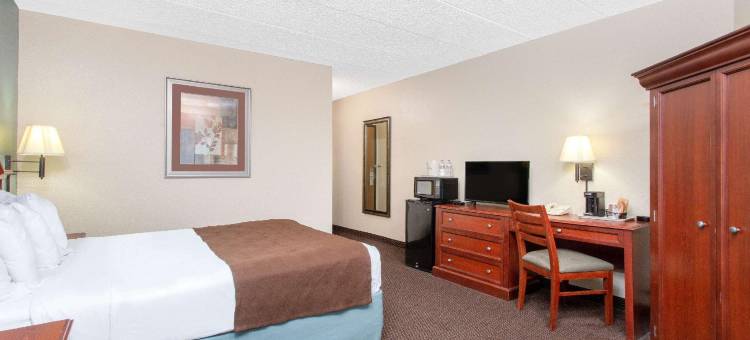 奇珀瓦福尔斯美吟温德姆酒店(AmericInn by Wyndham Chippewa Falls)图片
