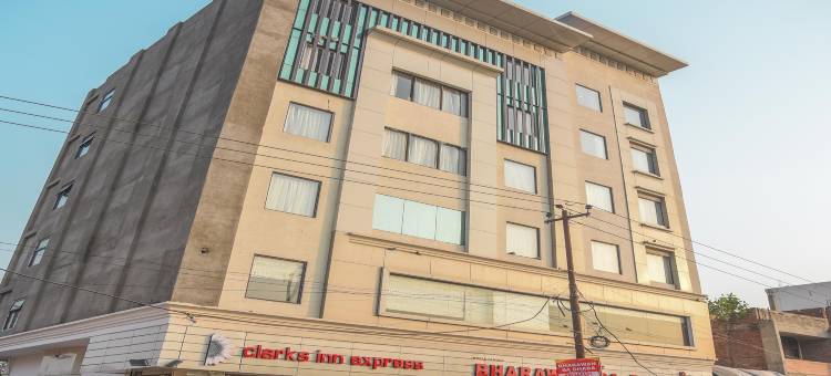 巴拉万克拉克斯快捷旅馆(Bharawan Clarks Inn Express)图片