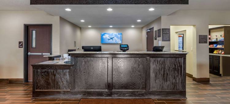 锡达拉皮兹CID东爱荷华机场舒适套房酒店(Comfort Inn & Suites Cedar Rapids Cid Eastern Iowa Airport)图片