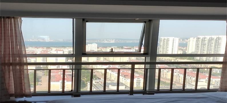 月半湾复式海景民宿(海峰路分店)图片