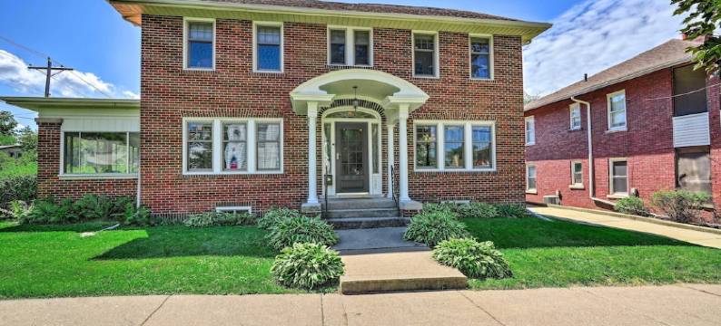 位于密西西比河附近的伊利诺伊历史住宅(Historic Illinois Home Near Mississippi River)图片