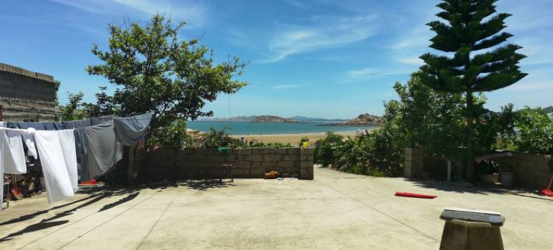 平潭海边石上客栈图片