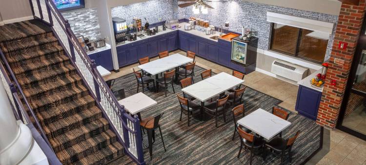 皮奥里亚美吟温德姆酒店(AmericInn by Wyndham Peoria)图片