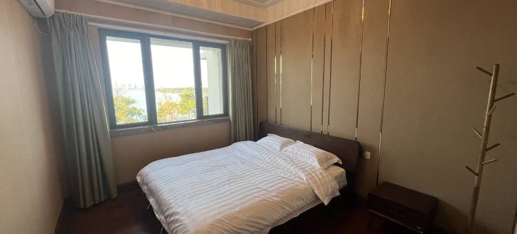 君临海悦公寓(南滨路分店)图片