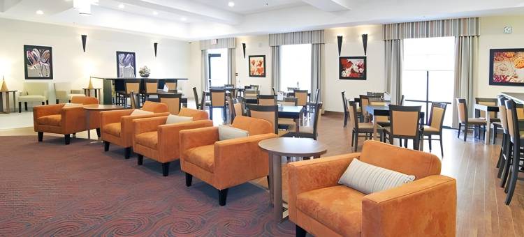 智选假日套房卡尔加里净重汽车旅馆村(Holiday Inn Express & Suites Calgary NW - University Area)图片