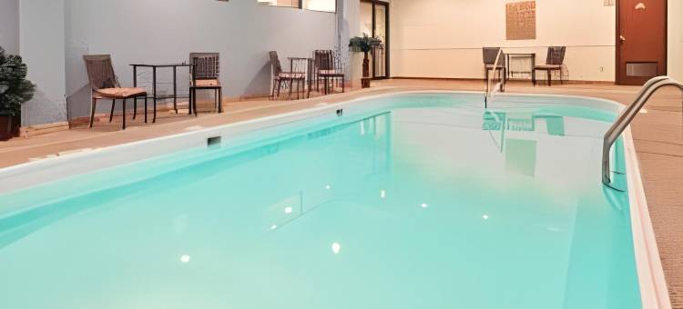 Holiday Inn Express 欧塞奇比奇(Holiday Inn Express Osage Bch - Lake of the Ozarks)图片