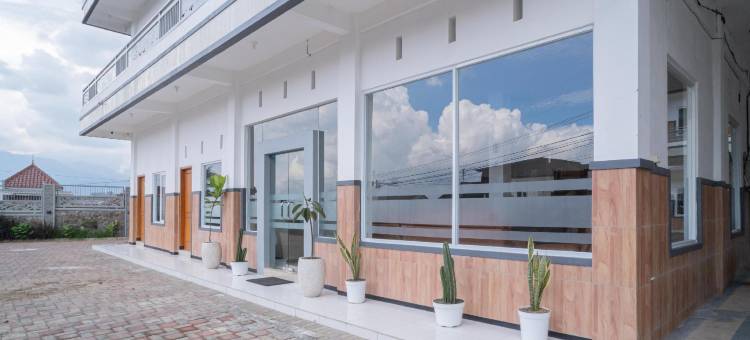 Urbanview Hotel Sky Batu Malang by RedDoorz图片