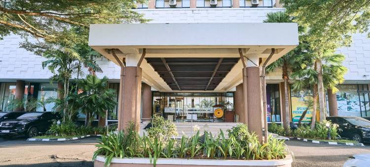 拉图瑟朗最终地平线酒店(Horison Ultima Ratu Serang)图片