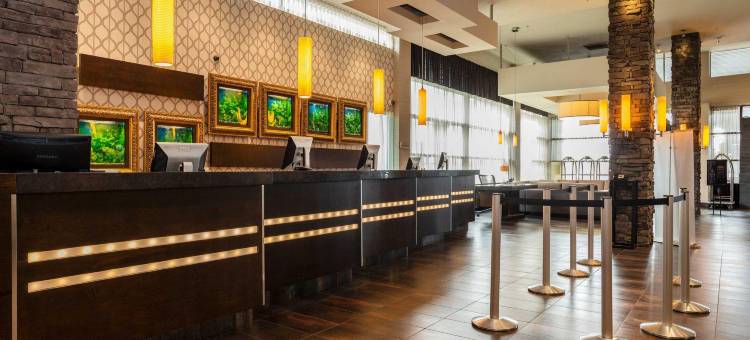 桑德曼特色温哥华机场度假酒店(Sandman Signature Vancouver Airport Hotel & Resort)图片