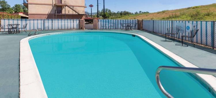 梅德福戴斯酒店(Days Inn by Wyndham Medford)图片