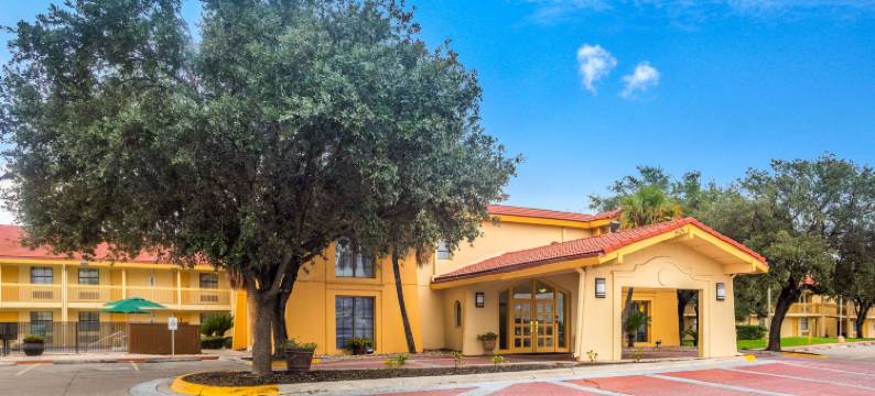 温德姆速8酒店老鹰关(Super 8 by Wyndham Eagle Pass)图片