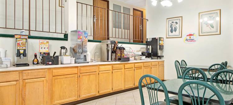 尤里卡-六旗温德姆速8酒店(Super 8 by Wyndham Eureka/Six Flags Nearby)图片