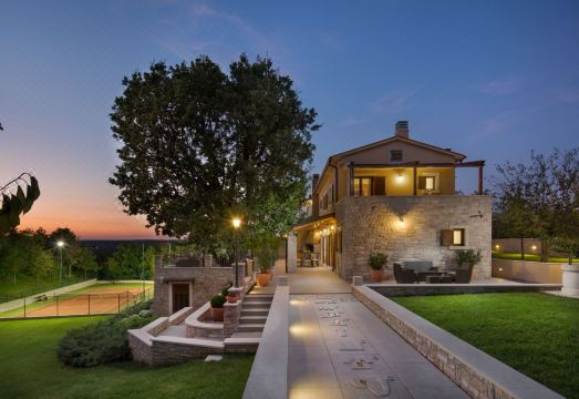 Vlastelini Hotel Overview