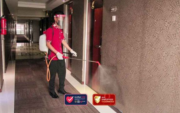 Hotel Gunawangsa Merr Hotel Overview