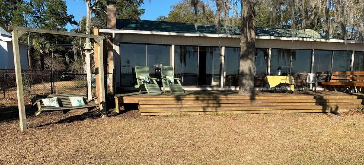 Deep water Lake Marion house.  4BR 2.5BA. Fish off dock. Nearby Golf. SUNSETS图片