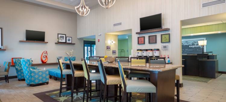 阿代尔斯维尔/卡尔霍恩区欢朋酒店(Hampton Inn & Suites Adairsville-Calhoun Area)图片