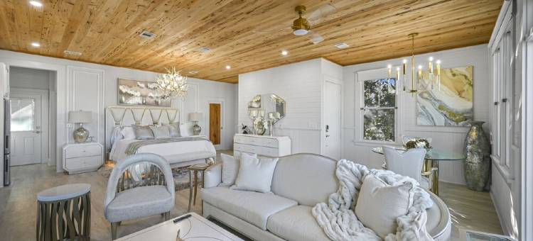 ★Luxuriously Romantic One-Of-A-Kind Treehouse w/Canoe, Fire Pit and More★图片