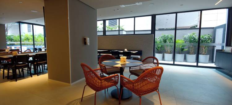 由菲尼克斯酒店经营的黄金塔快捷酒店，联合国大道(Golden Tower Express Nações Unidas by Fênix Hotéis)图片