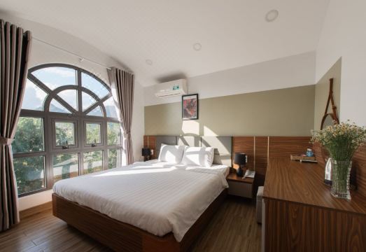 West Lake Hotel - Near Bai Dai Beach Hotel Overview