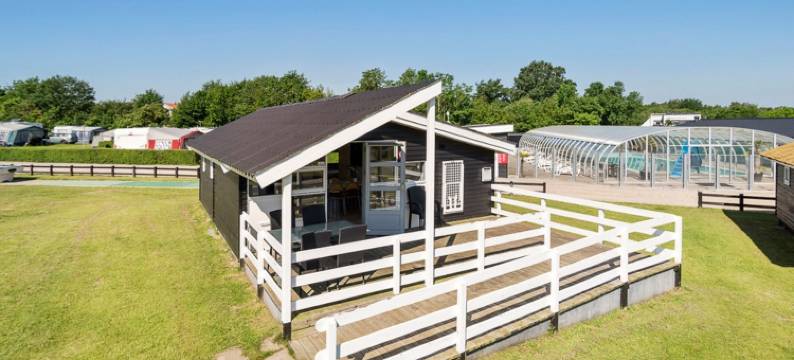 霍尔拜克峡湾第一露营地(First Camp Holbæk Fjord)图片