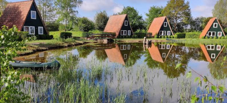 荷兰乡村宁静独立木屋(Detached Chalet in Tranquil Dutch Countryside)图片