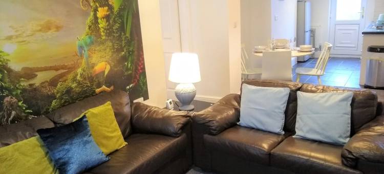 圣海伦现代舒适的两卧室公寓(Modern Comfy 2-Bedroom Flat in St Helens)图片