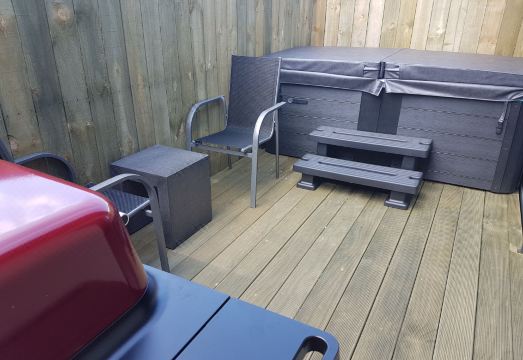 Kings on Peace Hotel Overview