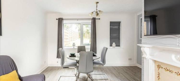 来布莱克本迷人的5居室房子里放松身心(3 Bed House - Sleeps 5 - Parking - Garden - Wifi)图片