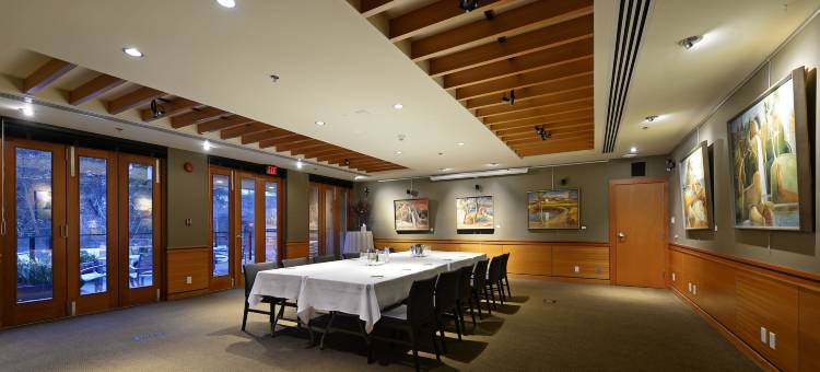 布伦特伍德海湾度假酒店及Spa(Brentwood Bay Resort & Spa)图片