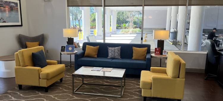 克利尔沃特-但尼丁舒适套房酒店(Comfort Suites Clearwater - Dunedin)图片
