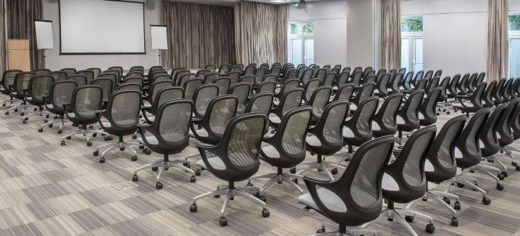 德威尔拉蒂默庄园(De Vere Latimer Estate)图片