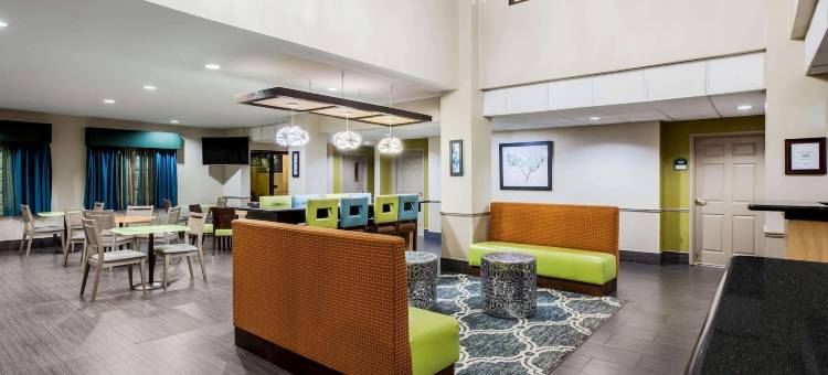 帕萨迪纳拉昆塔温德姆套房酒店(La Quinta Inn & Suites by Wyndham Pasadena)图片