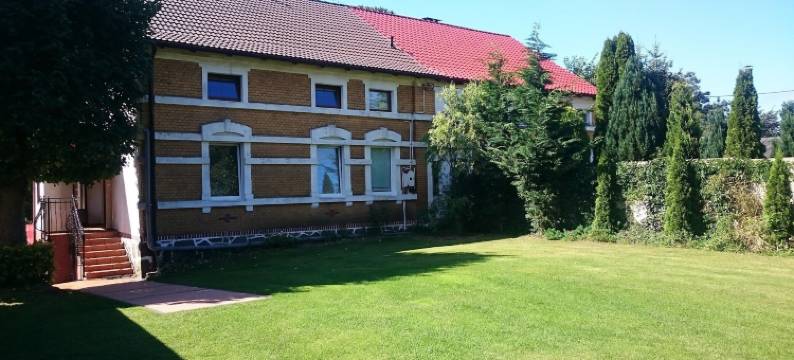 卡尔尼采近波罗的海海滩的房屋(House in Karnice Near Baltic Sea Beach)图片
