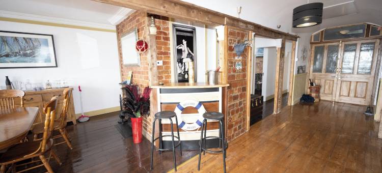 可住6人 - 距海滩100米 - 海景阳台(Sleeps 6 - 100MFromBeach - Ocean View Balcony)图片