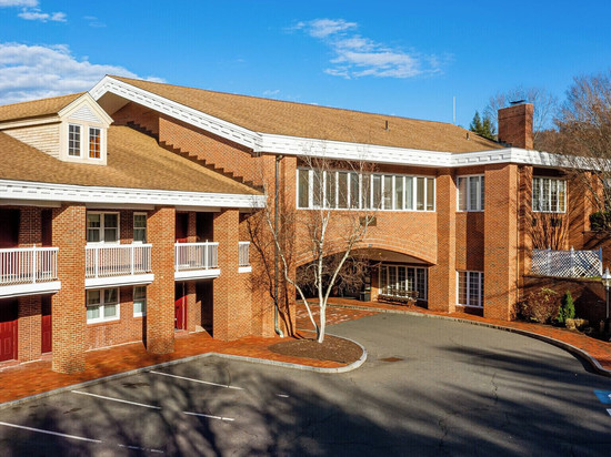 雅芳老农场酒店