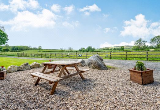 Pickle Cottage Hotel Overview