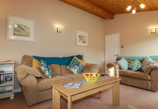 4 the Glade Hotel Overview