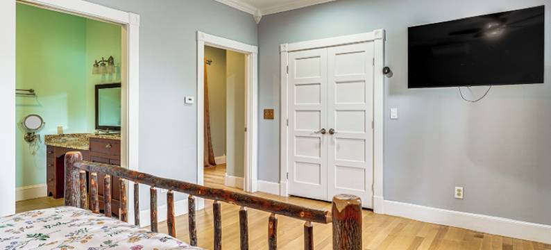 滑雪、徒步和钓鱼：现代化的拉特兰之家(Ski, Hike & Fish: Modern Rutland Home)图片