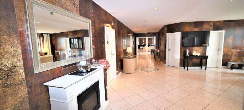 阿斯科特酒店(Ascot Hotel)图片