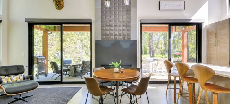 红色小屋附近的洛克溪度假村：靠近小溪的小木屋(Rock Creek Retreat Creekside Cabin Near Red Lodge)图片