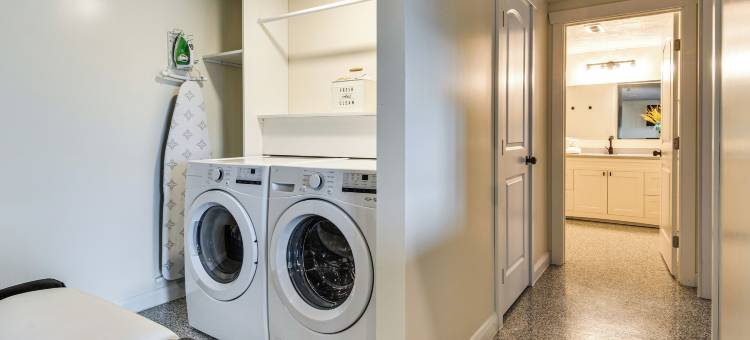 精美的哈格斯敦家与甲板和凉亭！(Exquisite Hagerstown Home with Deck & Gazebo!)图片