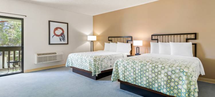 里奇克雷斯特-中国湖传统酒店及套房(Red Roof Inn & Suites Ridgecrest)图片