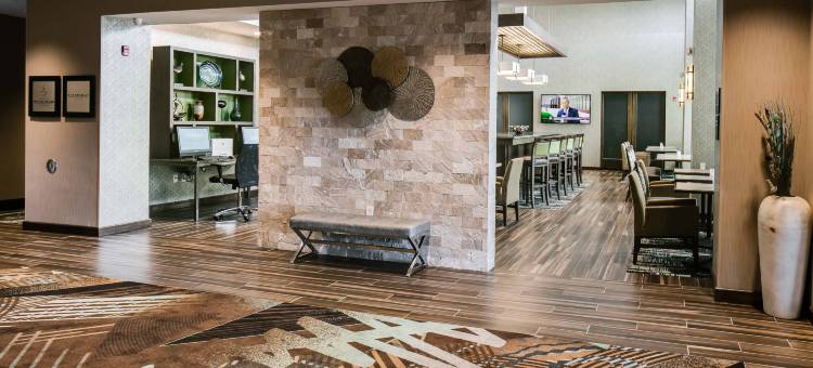 哈德森威斯康辛欢朋套房酒店(Hampton Inn and Suites Hudson)图片