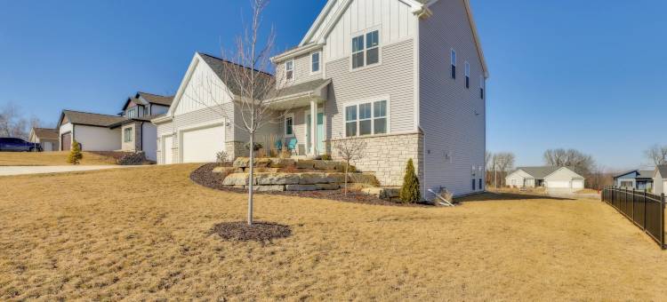 距威斯康星大学13英里：郊区之家(13 Mi to University of Wisconsin: Suburban Home)图片