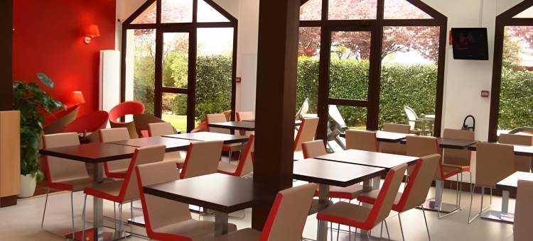 宜必思圣洛圣罗侠酒店(Ibis Saint-Lô la Chevalerie)图片