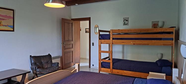 Comfortable holiday home with spacious garden图片