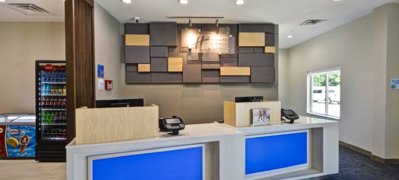 西布鲁克休斯敦NASA智选假日套房酒店(Holiday Inn Express & Suites HOUSTON NASA - BOARDWALK AREA by IHG)图片